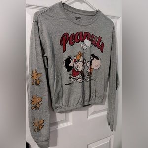 Size small fun Peanuts gang crop top!❤️